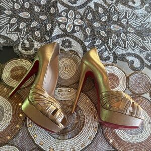 Christian louboutin 9.5 Glamorous Gold Platform Heels
